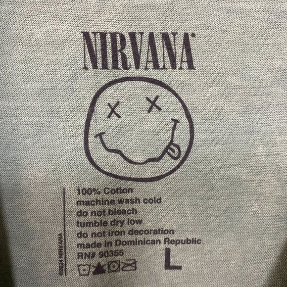 Nirvana Nevermind Smiley Face tshirt size large - Picture 4 of 4